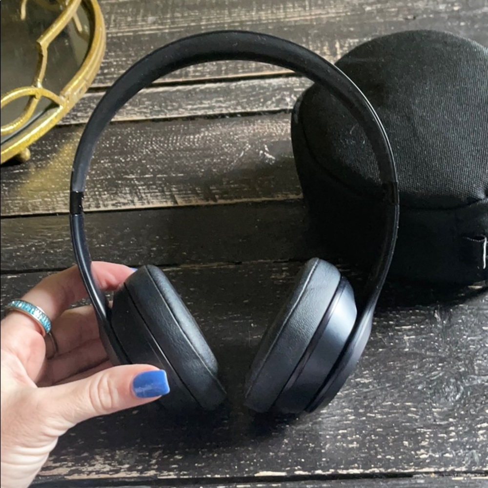 Beats headphones black